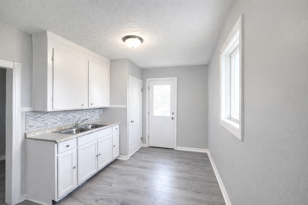 1524 Tanner Ave Sw - Photo 3 of 8