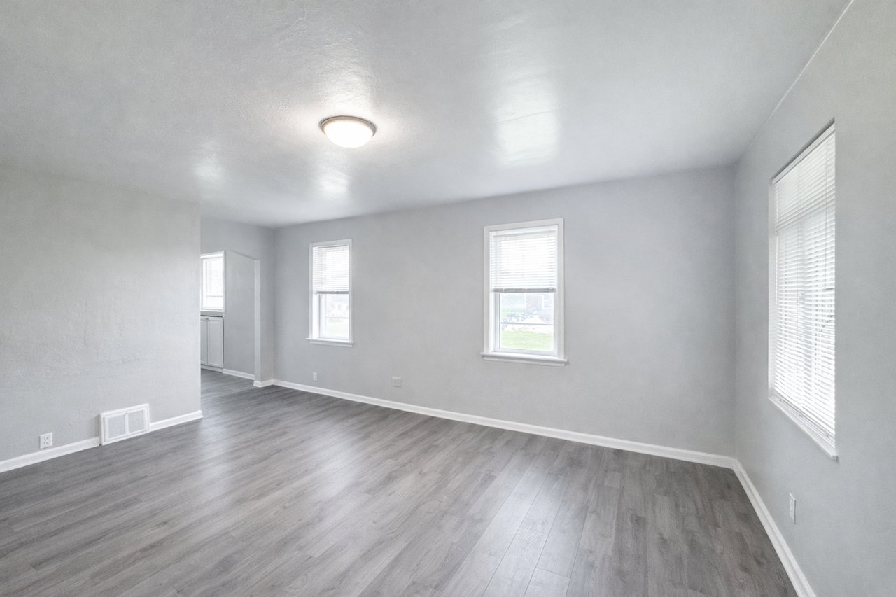1524 Tanner Ave Sw - Photo 4 of 8