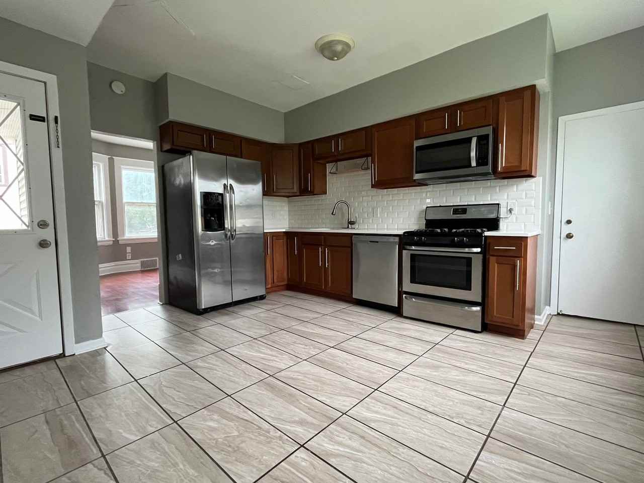 444 Clinton Ave - Photo 2 of 9