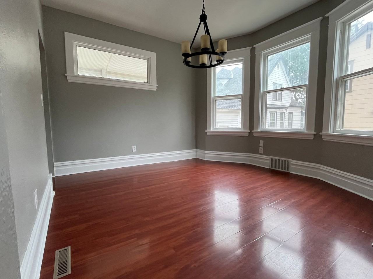 444 Clinton Ave - Photo 7 of 9