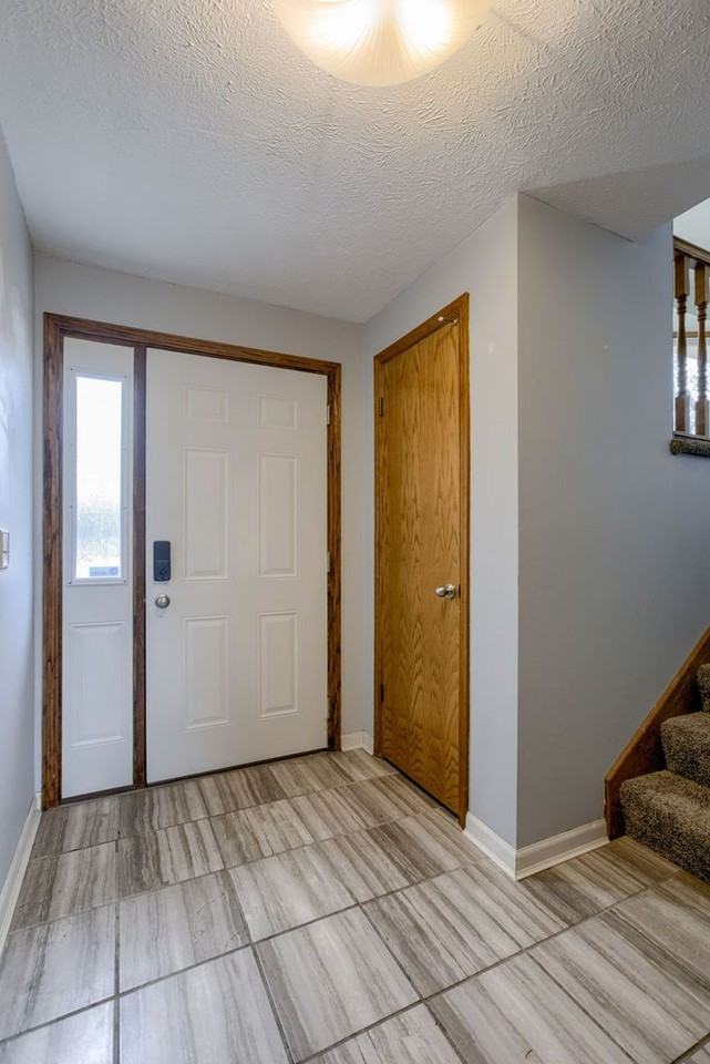 13906 Jennifer Rd - Photo 3 of 25