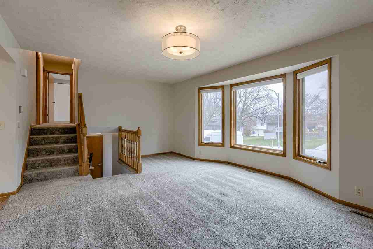 13906 Jennifer Rd - Photo 4 of 25