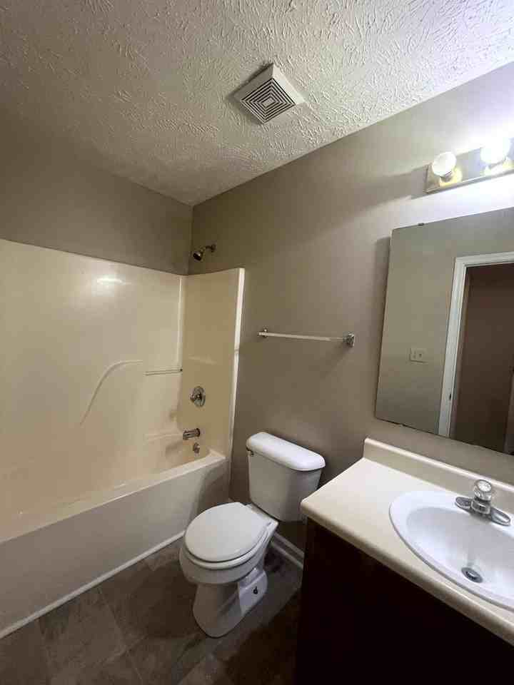 2857 Chillingworth Dr - Photo 5 of 15