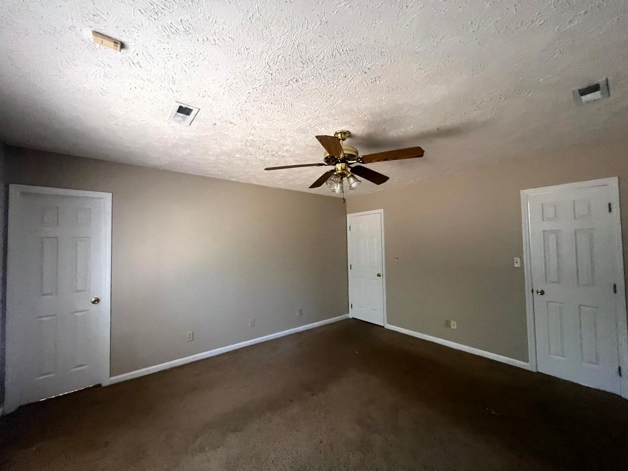 2857 Chillingworth Dr - Photo 6 of 15