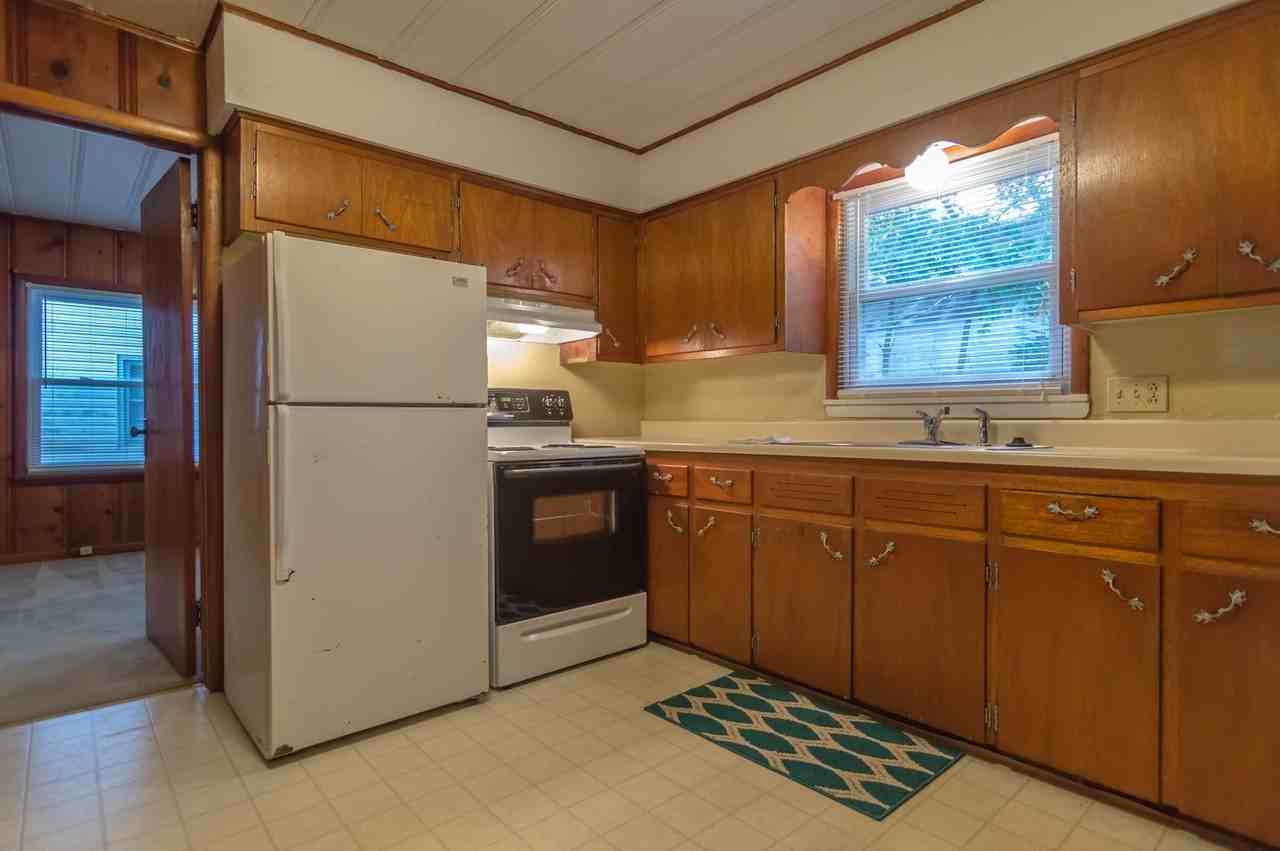 944 W Linwood St - Photo 2 of 13