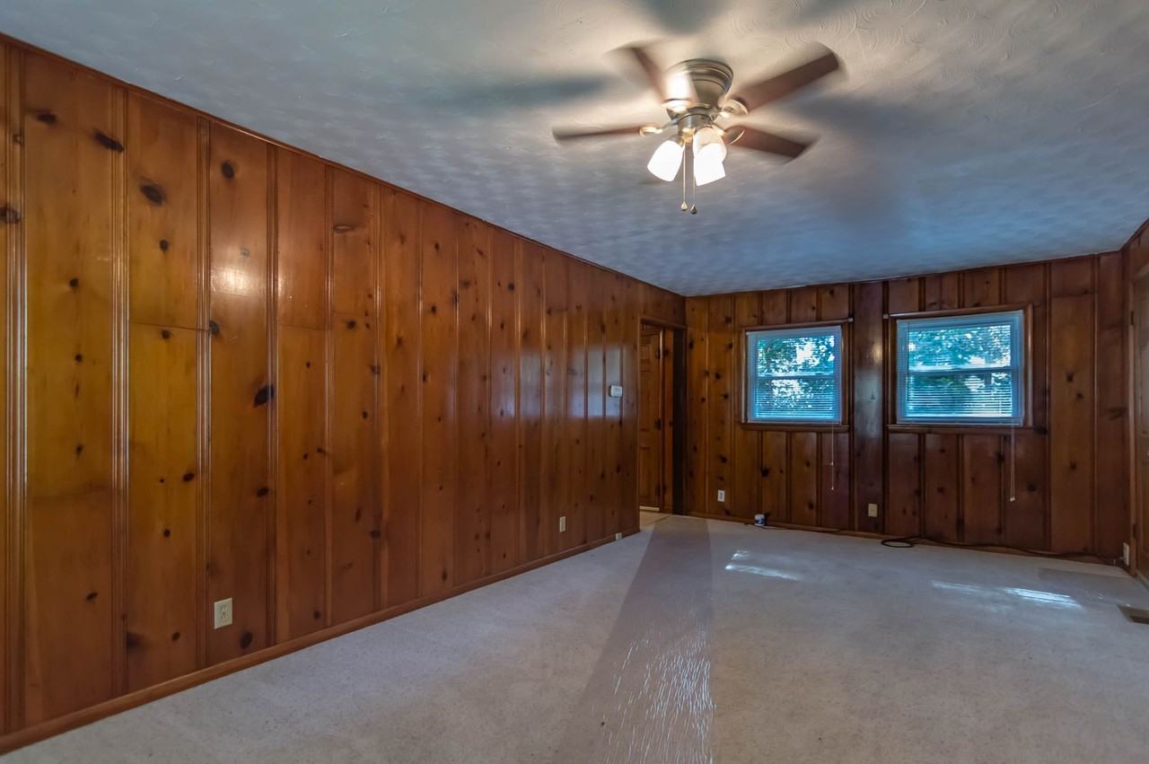 944 W Linwood St - Photo 3 of 13
