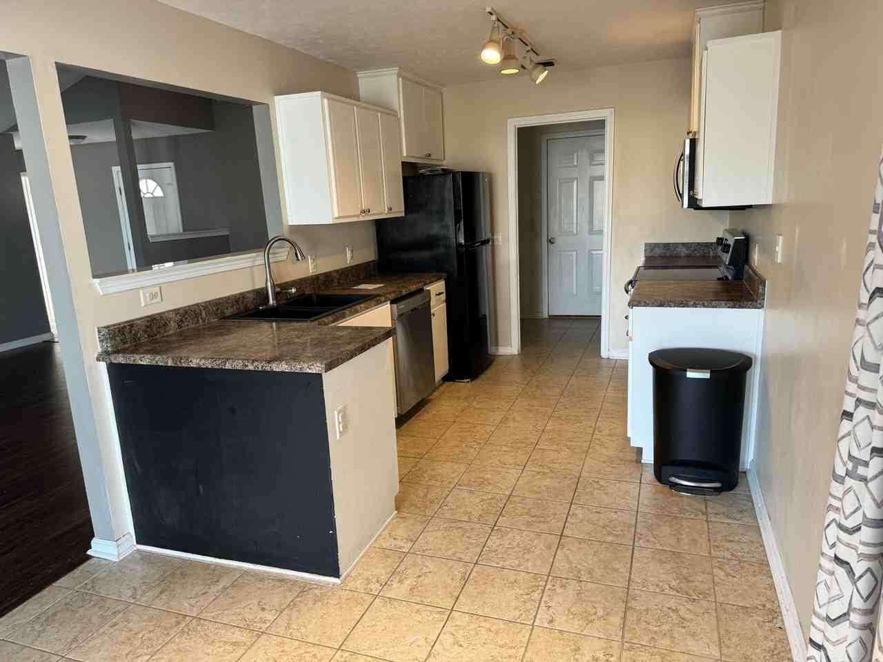 2305 Minnesota Ave - Photo 3 of 12