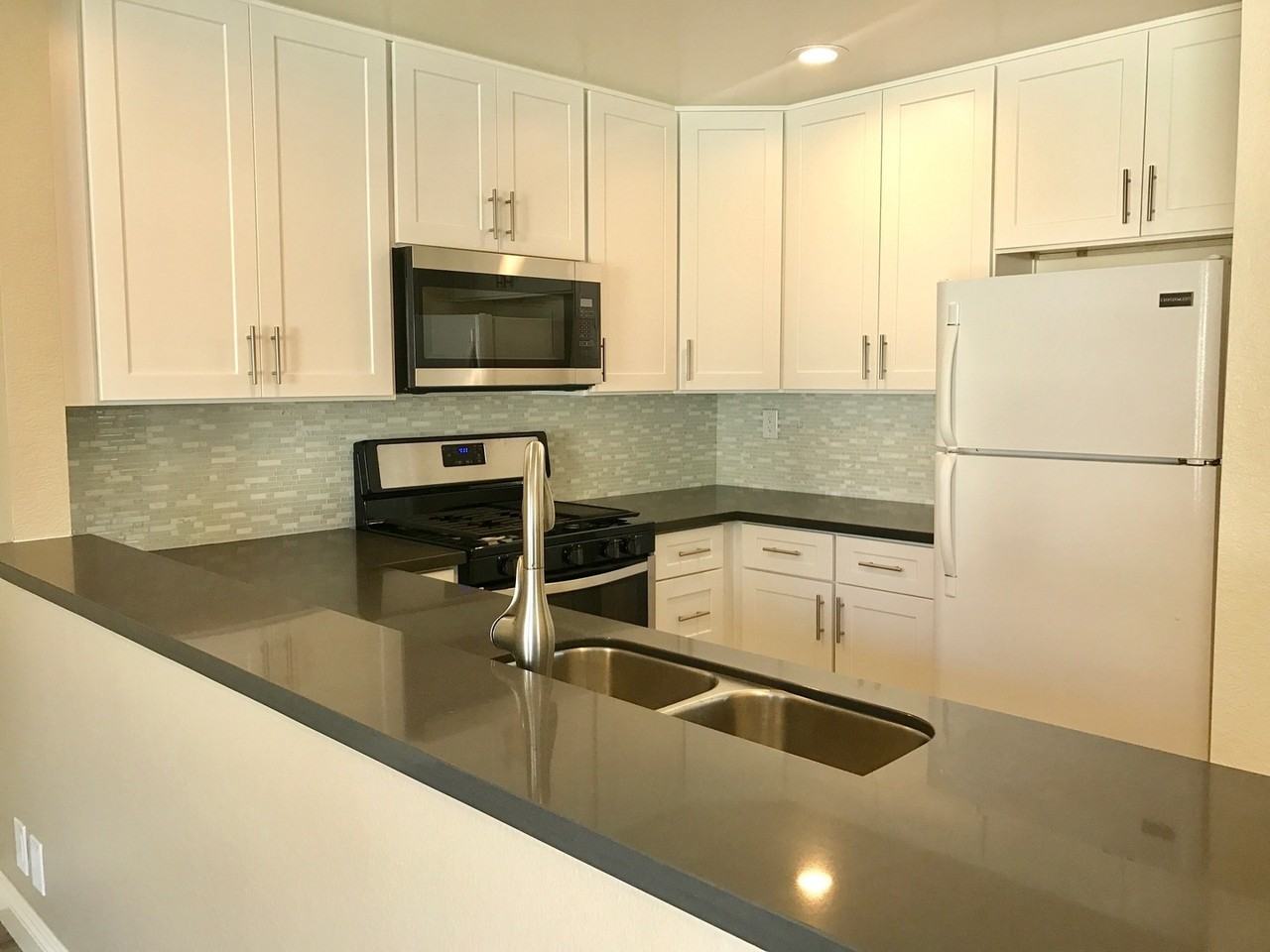25652 Rimgate Dr #13E - Photo 3 of 9
