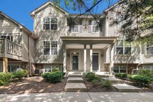 featured image of 959 Ellsworth Dr