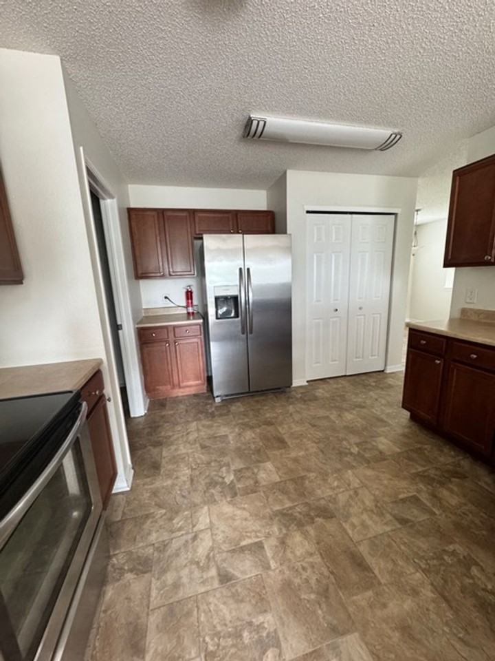 1723 Elijah Blue Dr - Photo 7 of 28