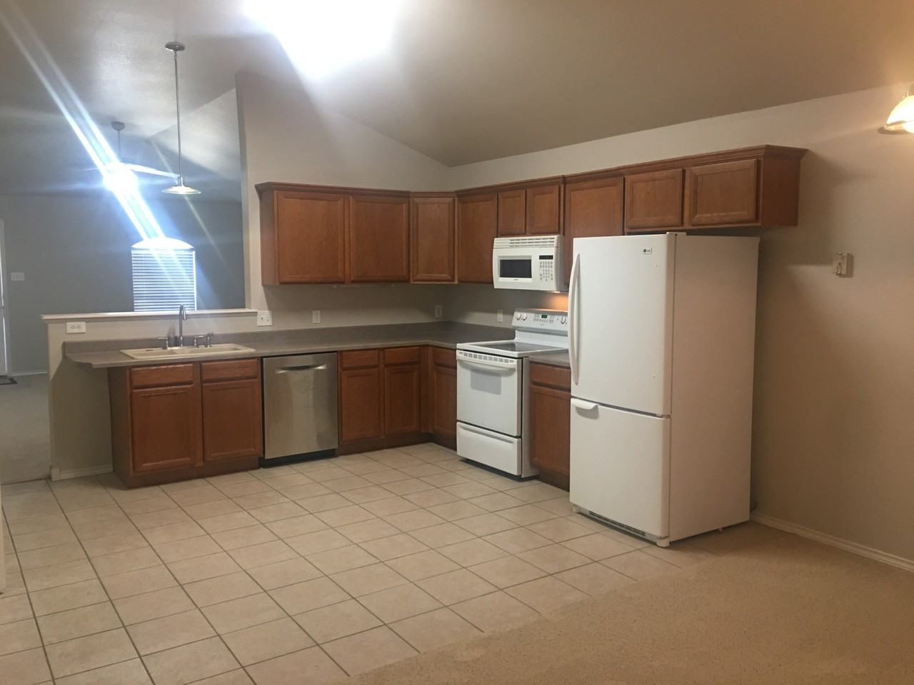 6521 92nd St - Photo 4 of 13