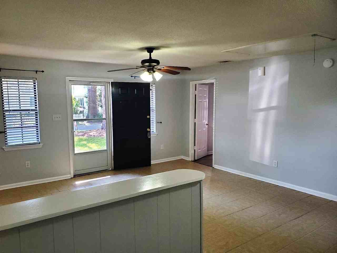 104 Holcomb St - Photo 4 of 23