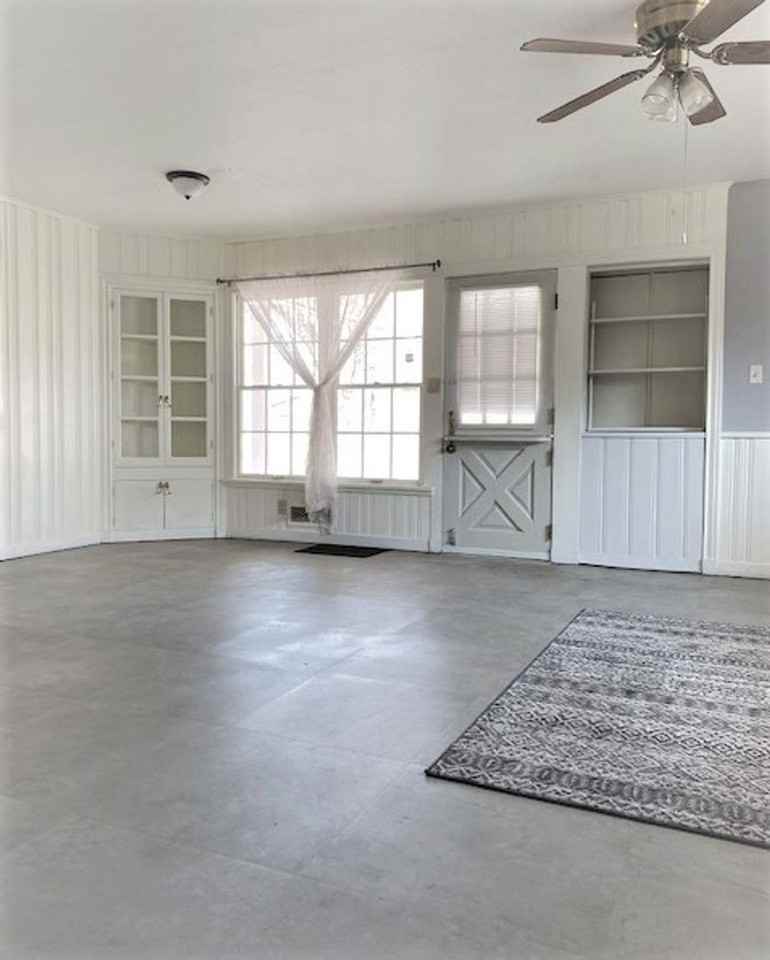 1107 S Yates St - Photo 6 of 22