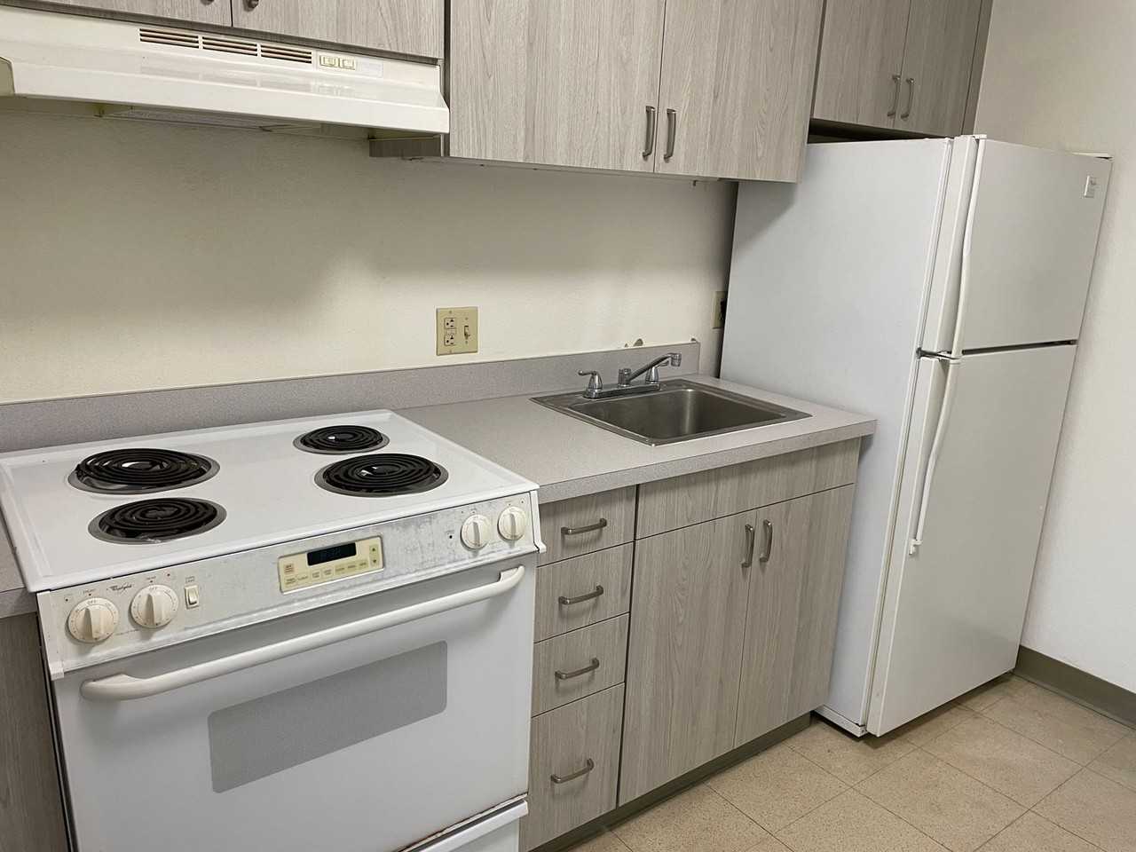 545 Queen St #330 - Photo 5 of 8