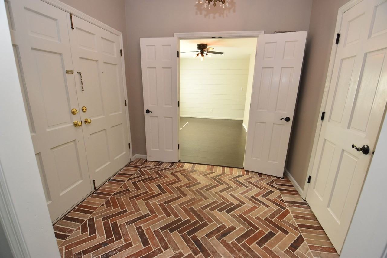 54579 Whispering Oak Dr - Photo 2 of 23