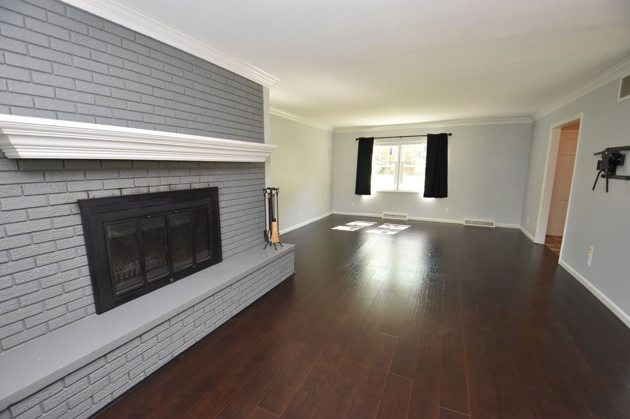 54579 Whispering Oak Dr - Photo 3 of 23