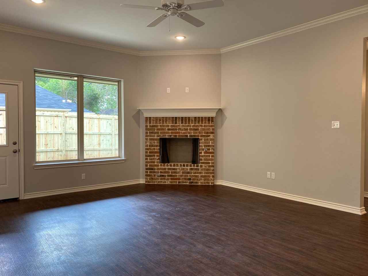 307 E Ford St - Photo 4 of 23