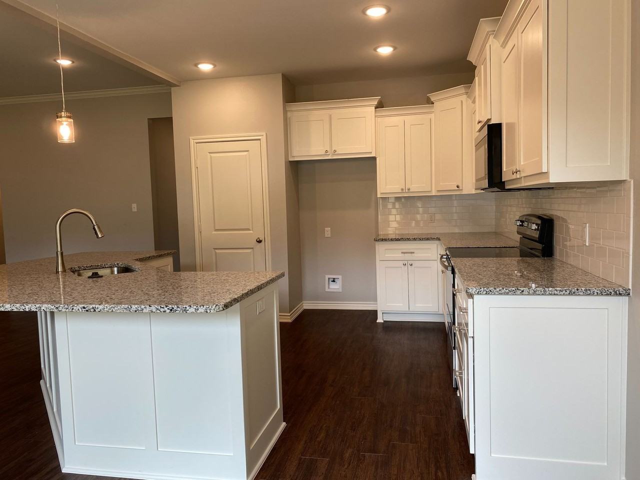307 E Ford St - Photo 6 of 23