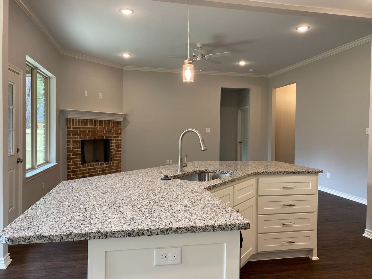 307 E Ford St - Photo 7 of 23