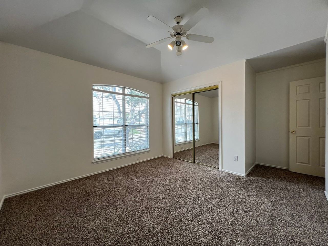 15310 Tortuga Ct - Photo 4 of 36