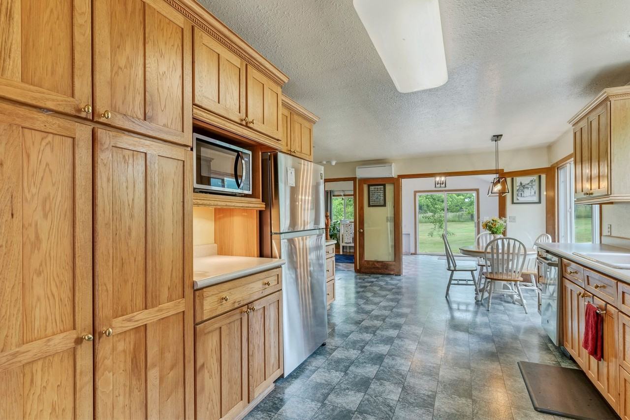 3194 Crooked Finger Rd Ne - Photo 4 of 47
