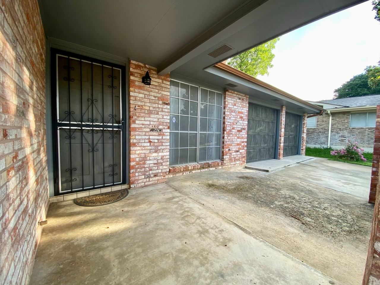 3514 Clearfield Dr - Photo 3 of 19