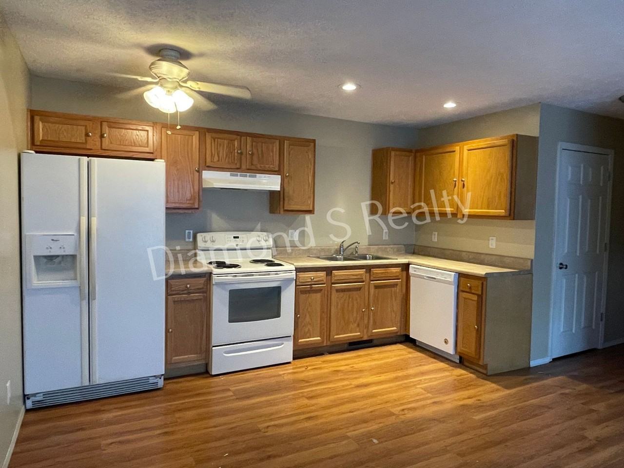 1454 N Ethyl Ave - Photo 4 of 9