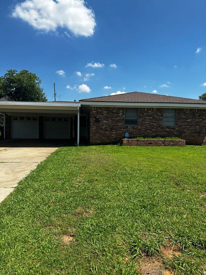 1317 Sw 68th St - Photo 2 of 39