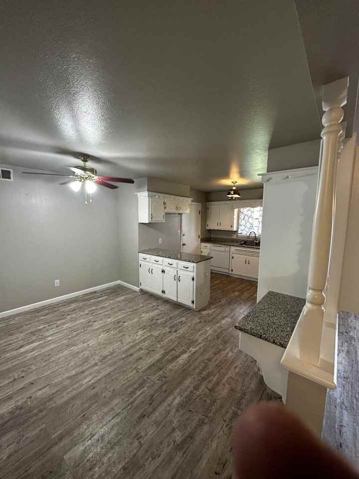 1317 Sw 68th St - Photo 7 of 39