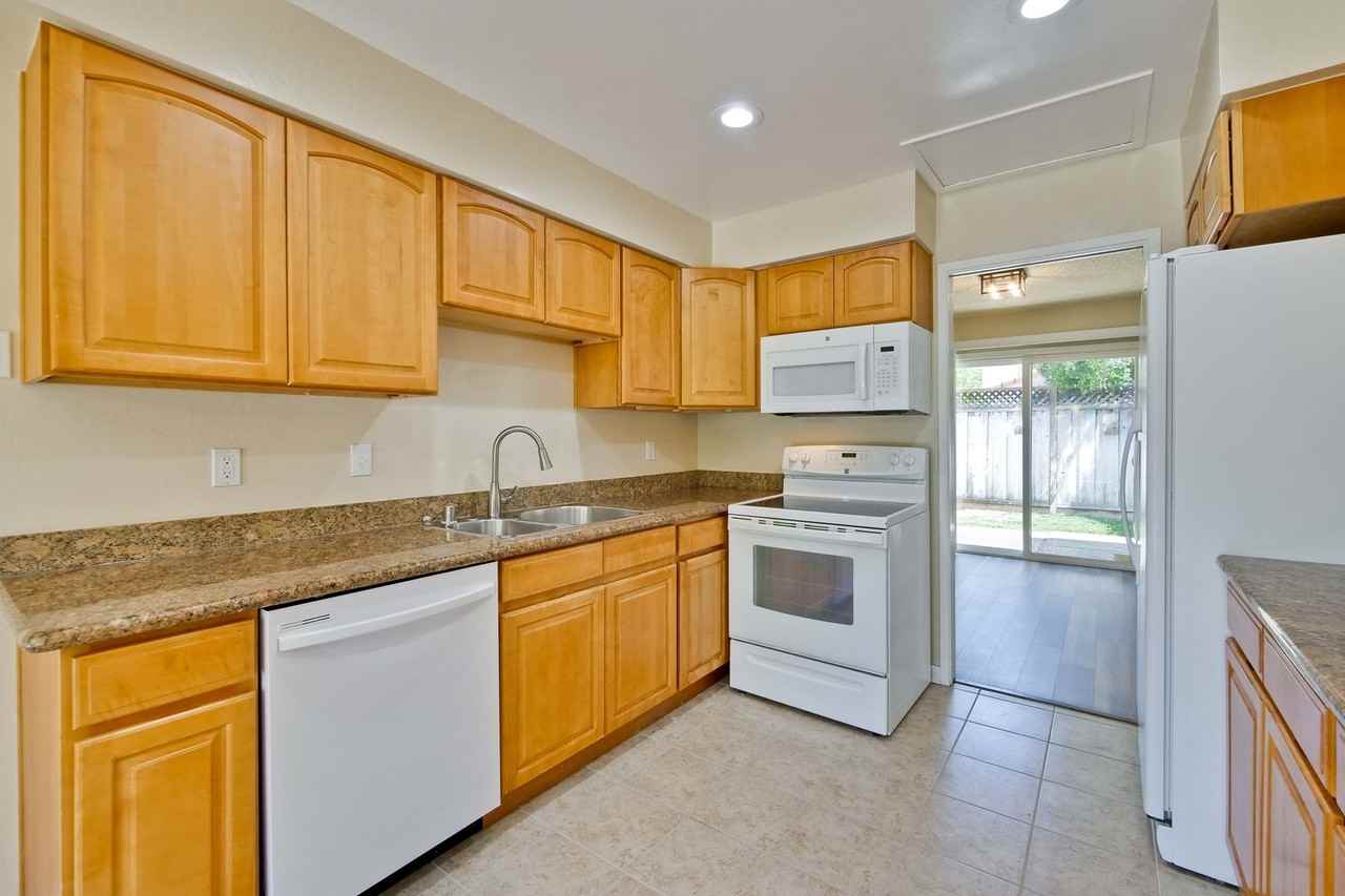 1521 Willowhaven Ct - Photo 5 of 37