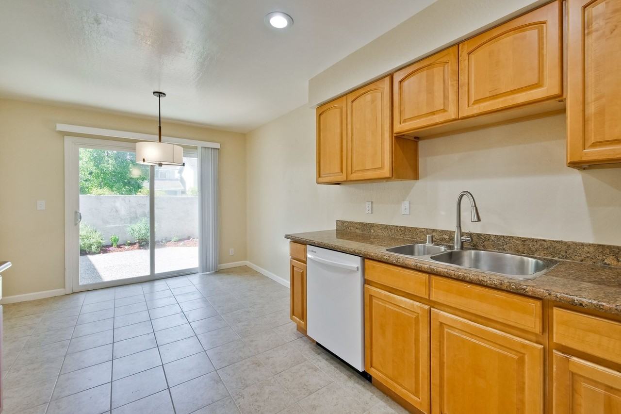 1521 Willowhaven Ct - Photo 6 of 37
