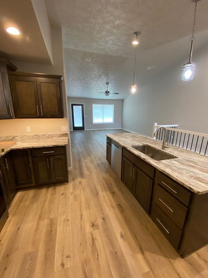 2607 E Sunburst Dr - Photo 3 of 17