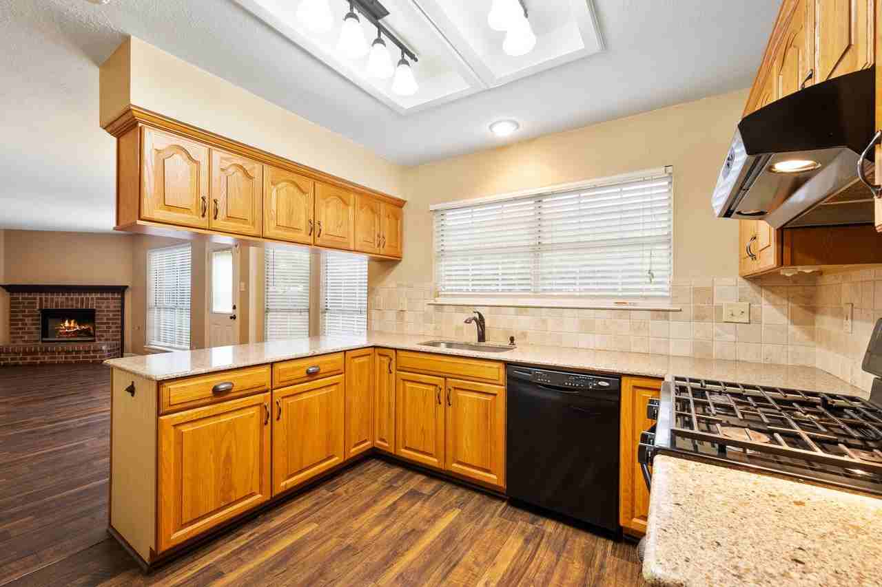 7517 Point Reyes Dr - Photo 4 of 42