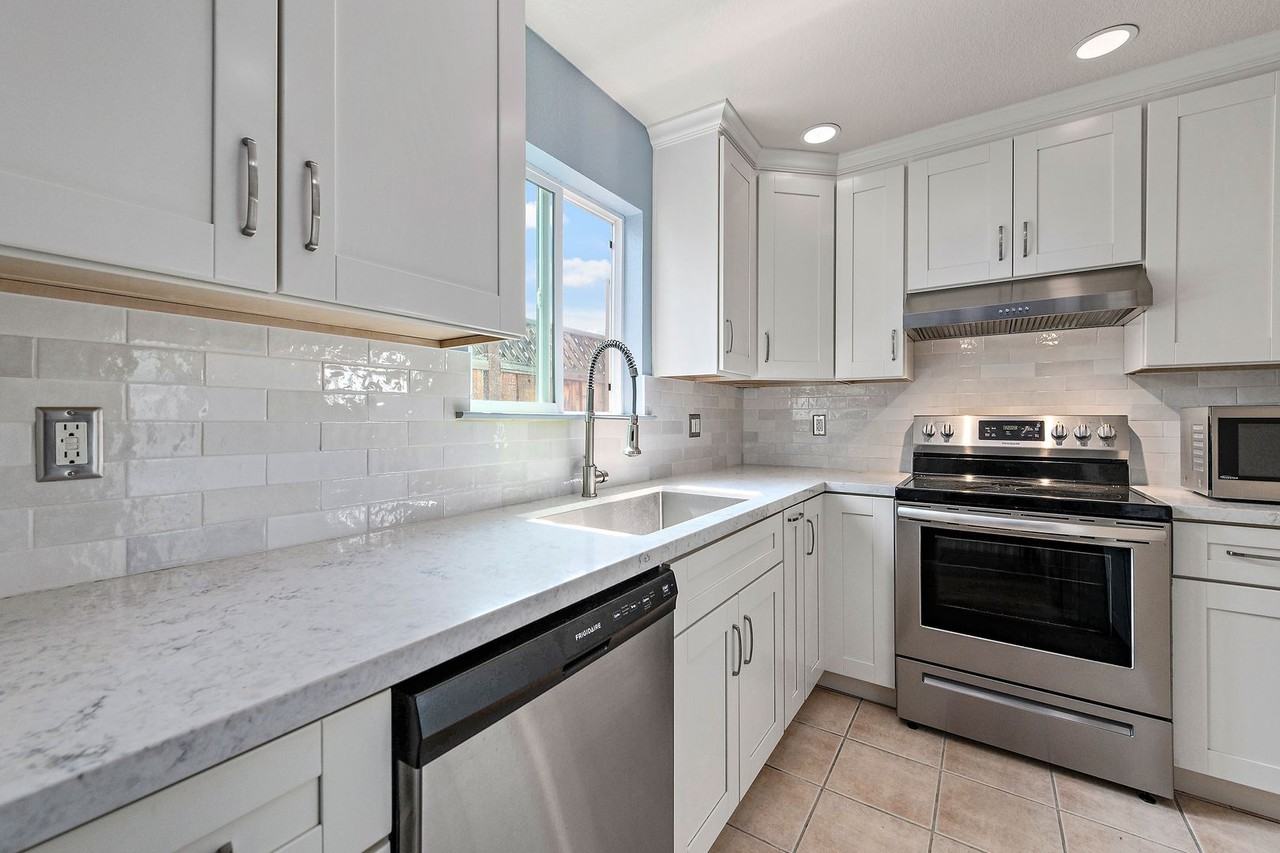 127 N 9th St - Photo 2 of 17