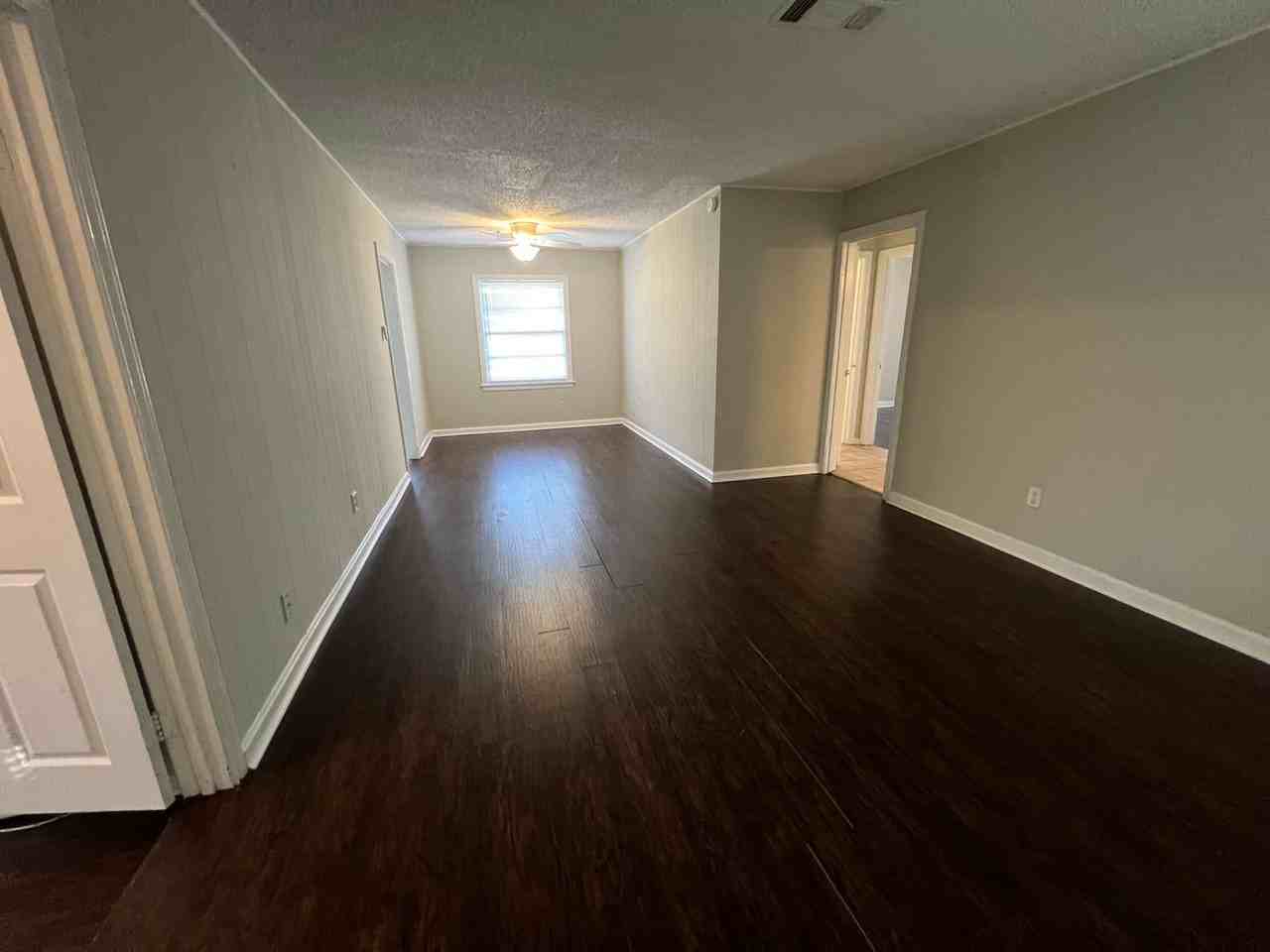 222 Ruslee St - Photo 2 of 11