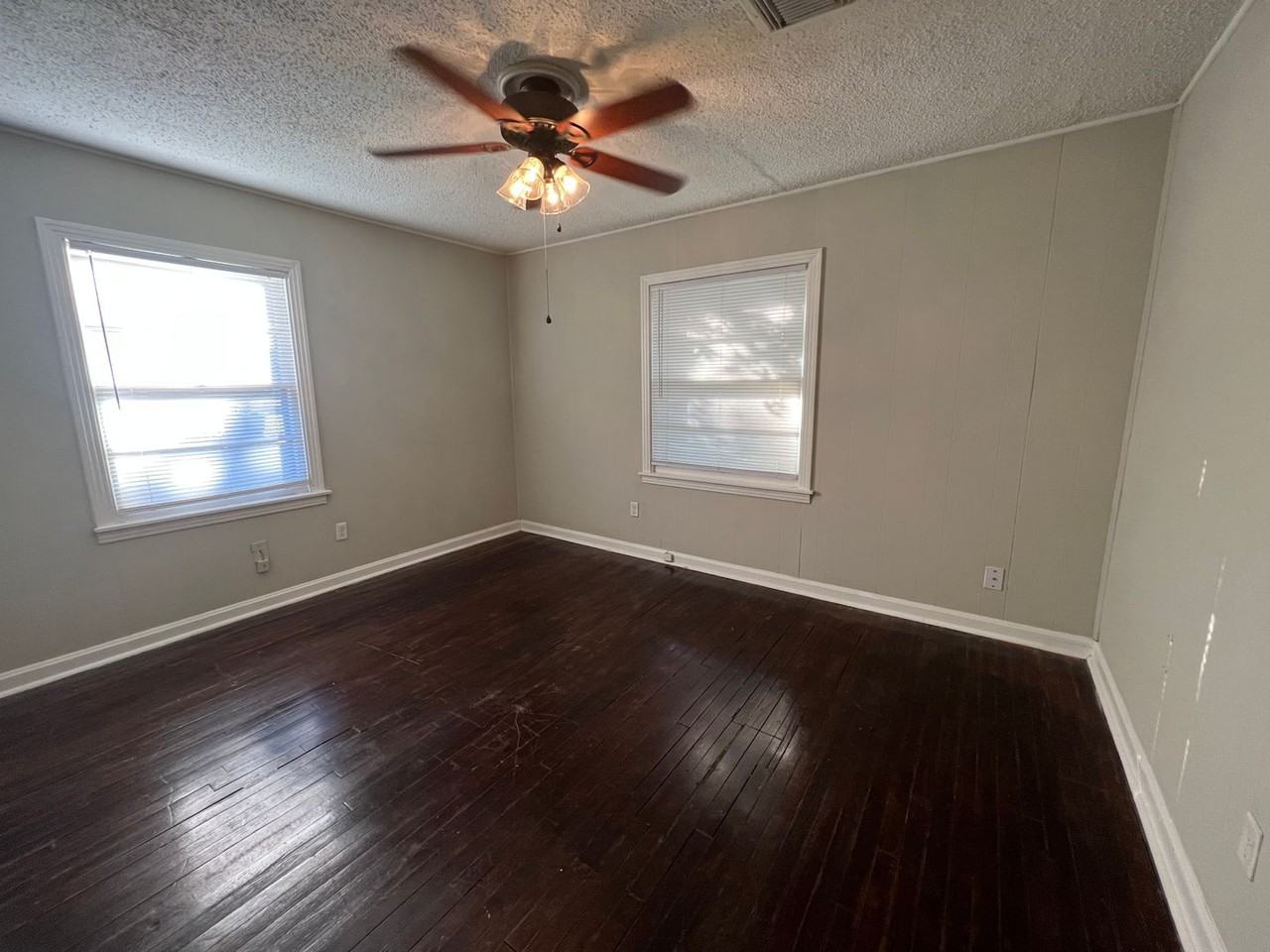 222 Ruslee St - Photo 6 of 11