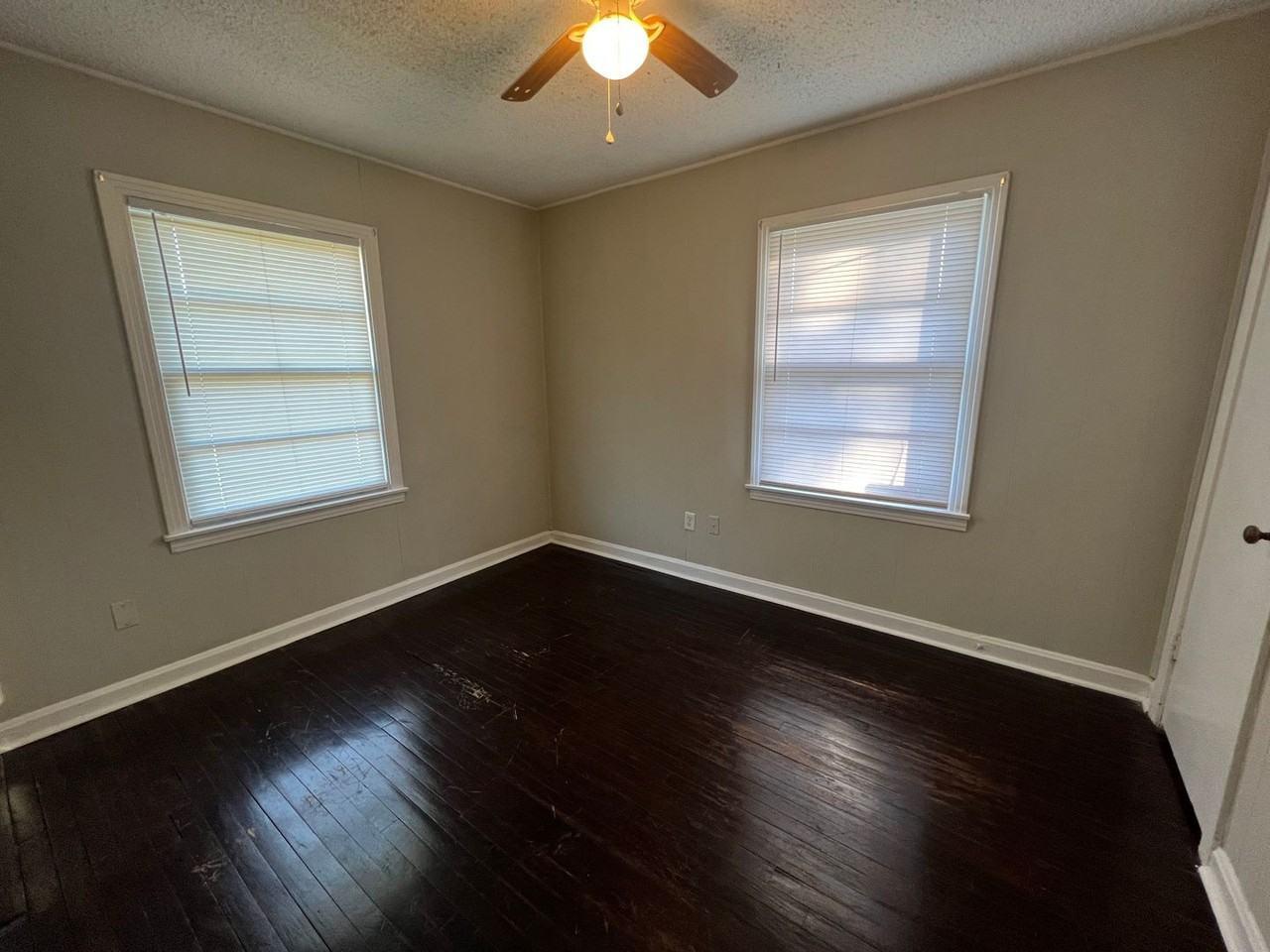 222 Ruslee St - Photo 7 of 11