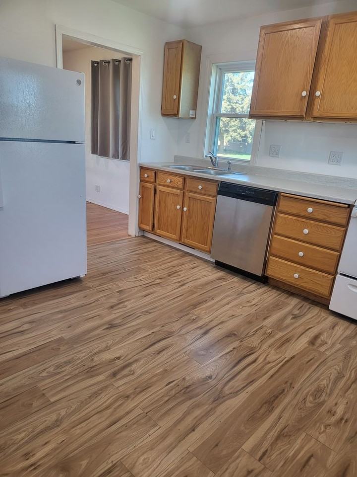 1003 W Cascade Ave - Photo 7 of 13