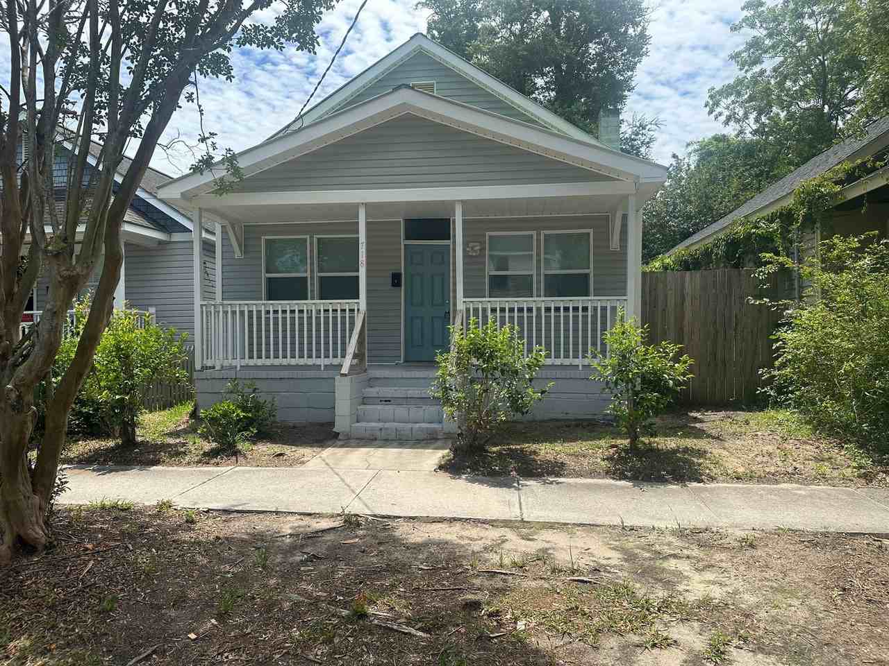 718 Queen St - Photo 2 of 21