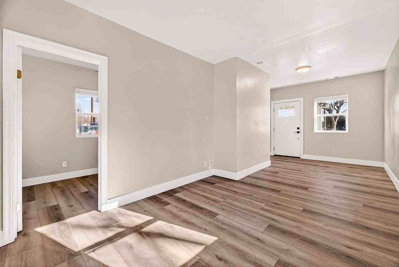 1128 W 5th St - Photo 4 of 17