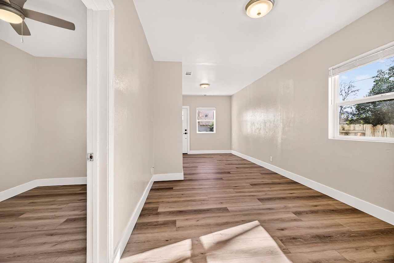 1128 W 5th St - Photo 5 of 17