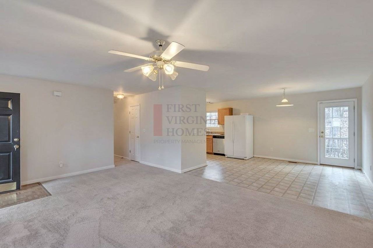 11 Landing Ct - Photo 3 of 10