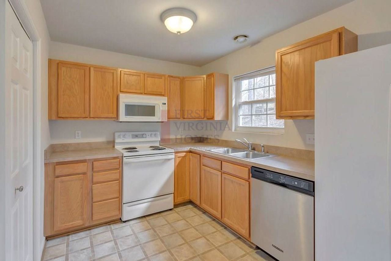 11 Landing Ct - Photo 5 of 10
