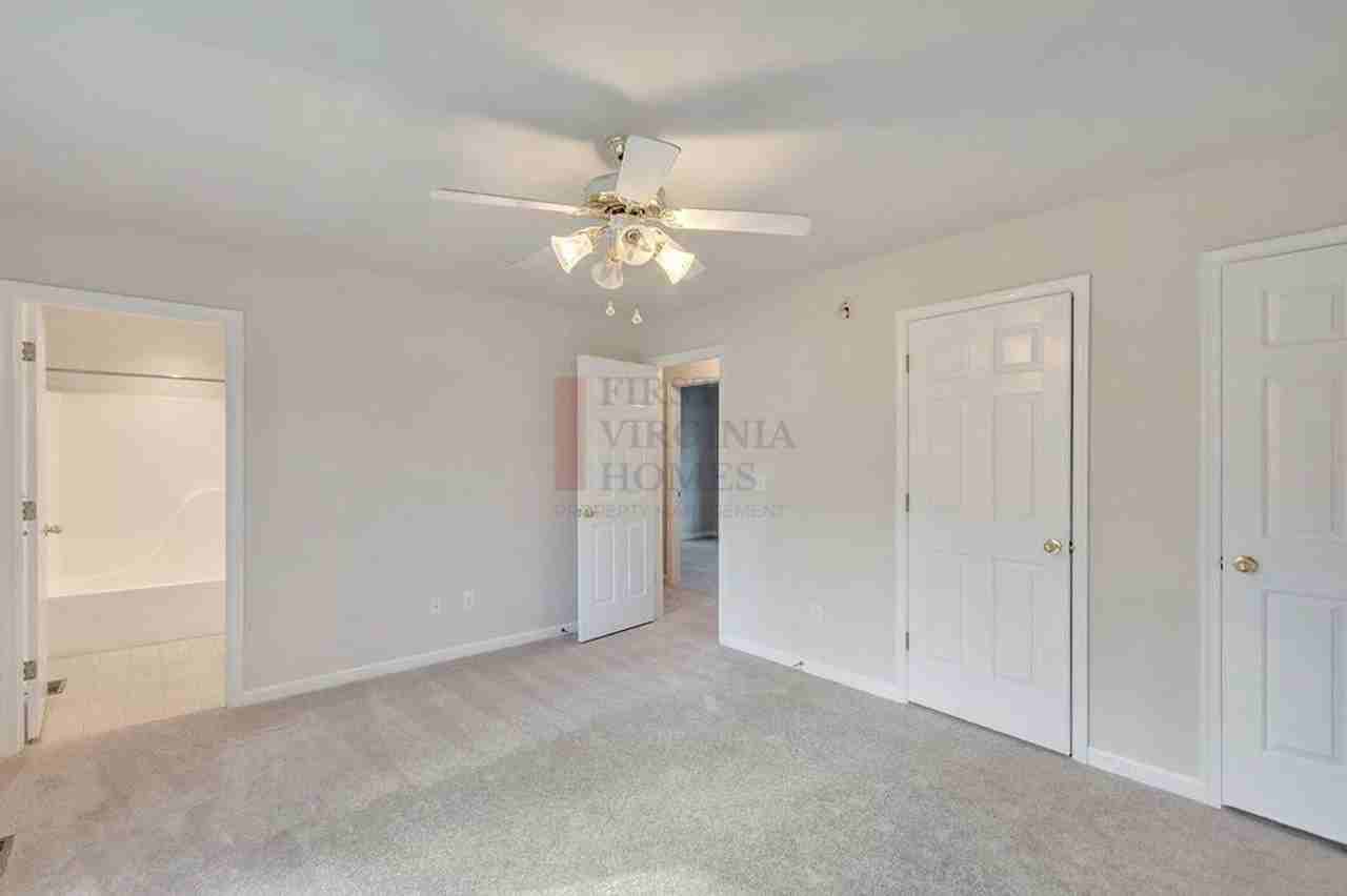 11 Landing Ct - Photo 6 of 10
