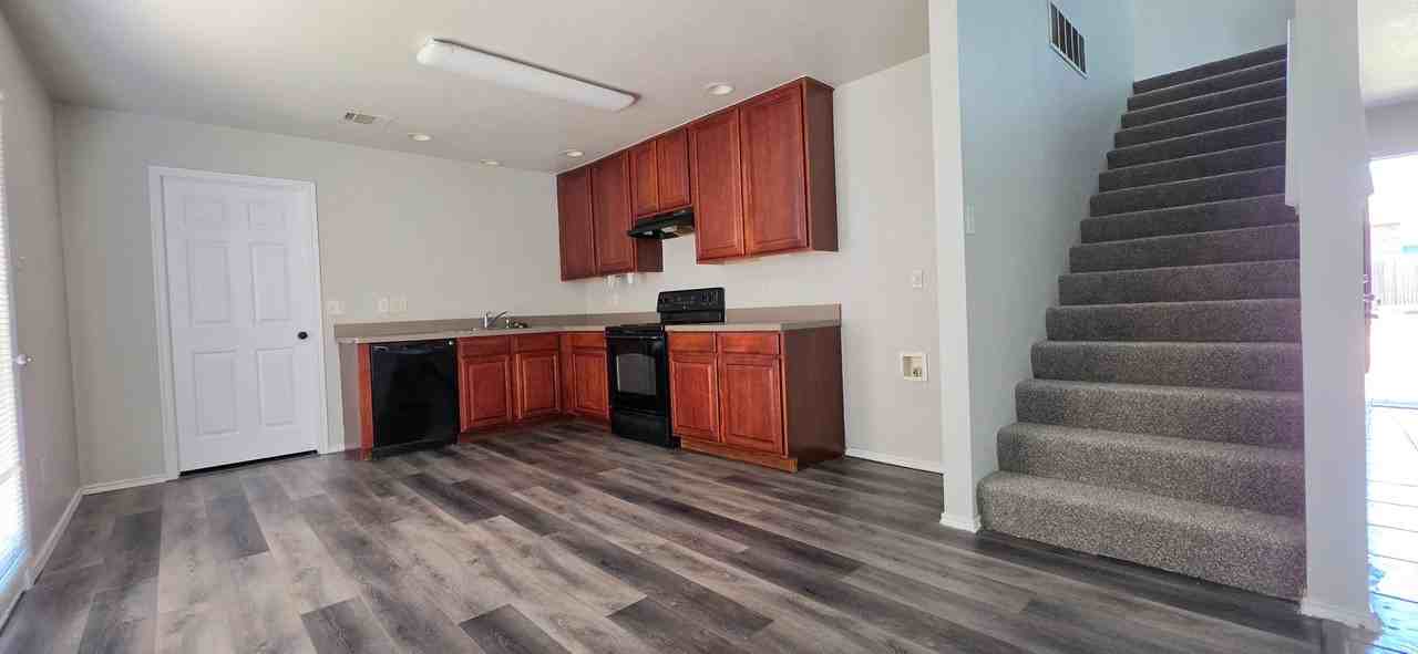 8808 Chaps Ave - Photo 6 of 18