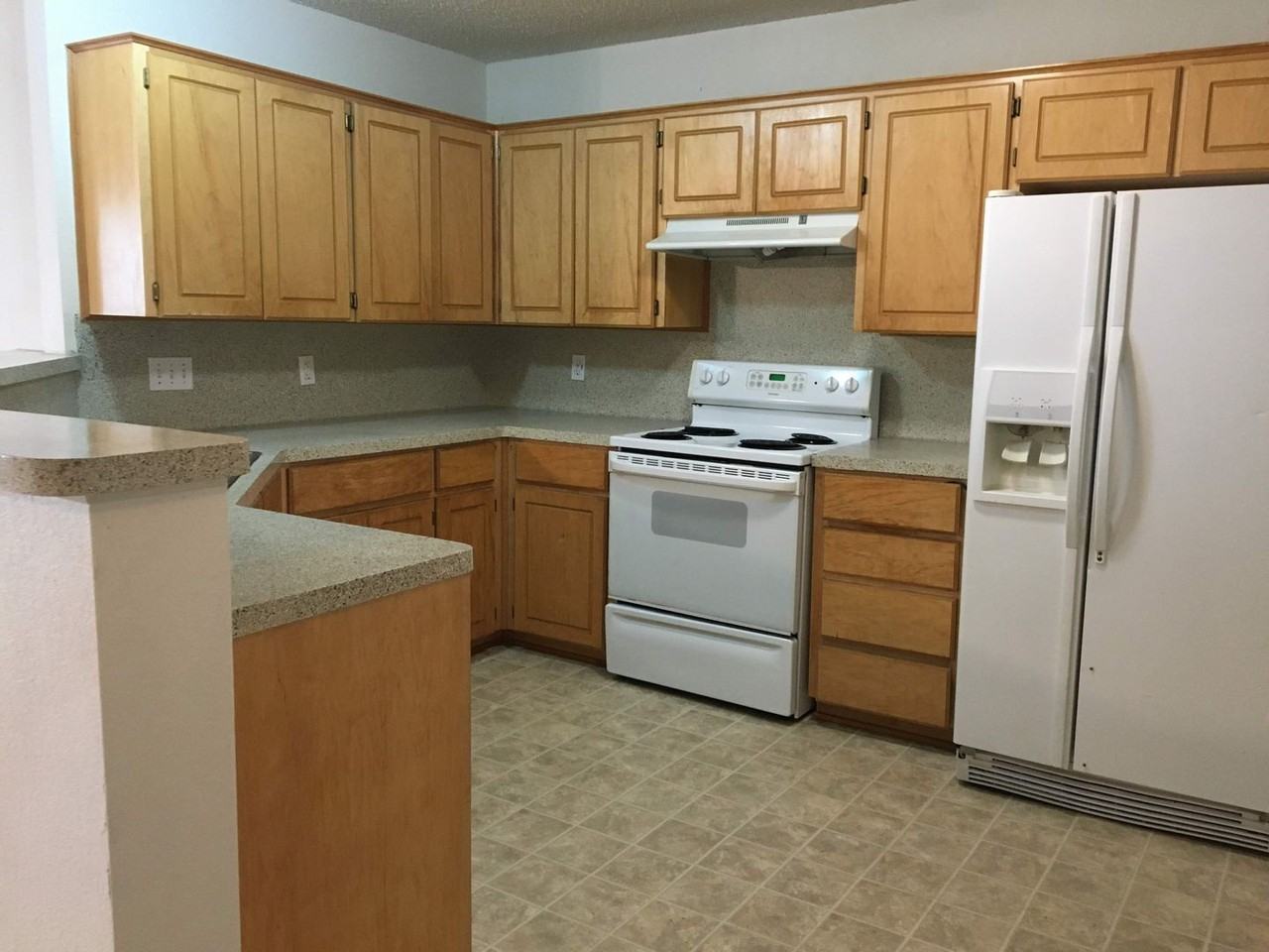 5817 Medina Dr - Photo 5 of 17