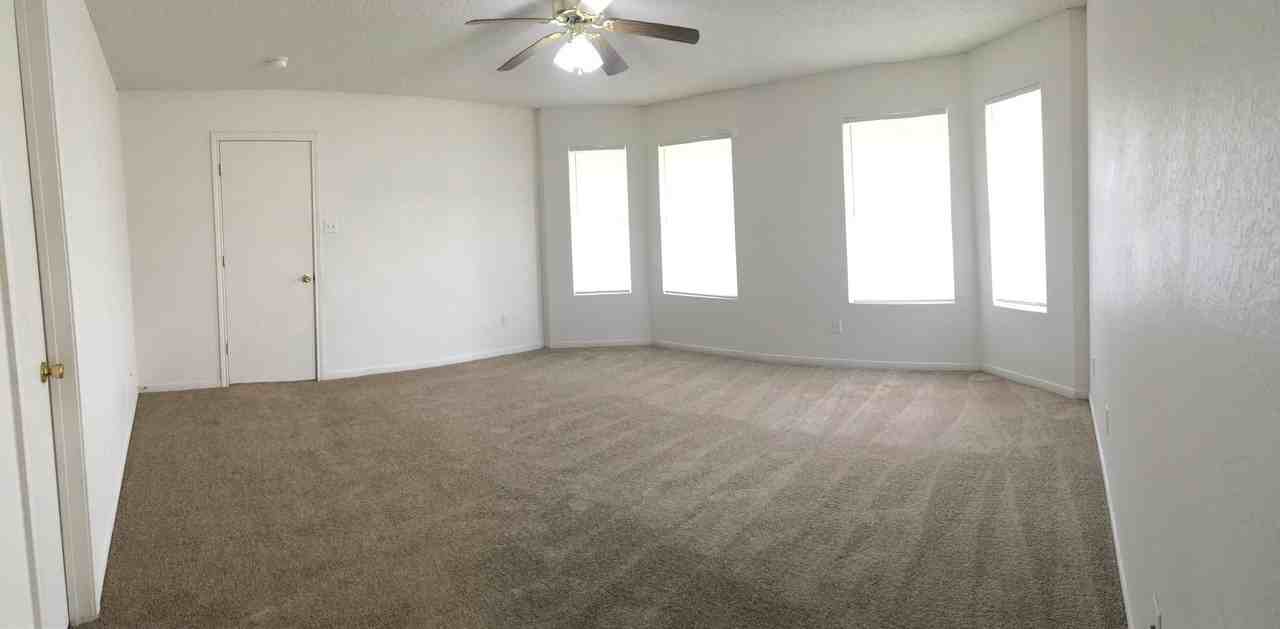 5817 Medina Dr - Photo 7 of 17