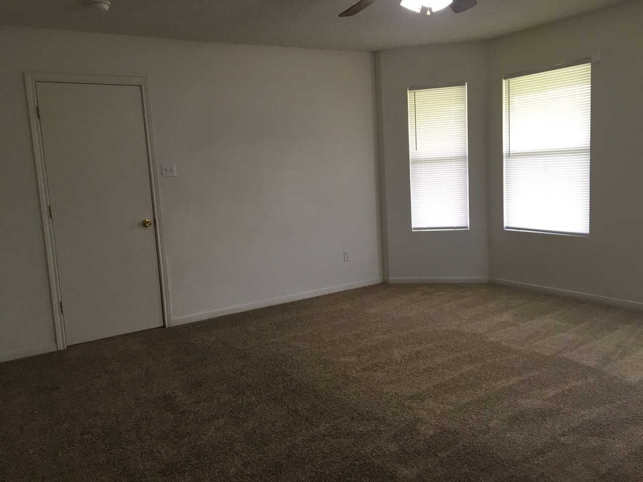 5817 Medina Dr - Photo 7 of 16