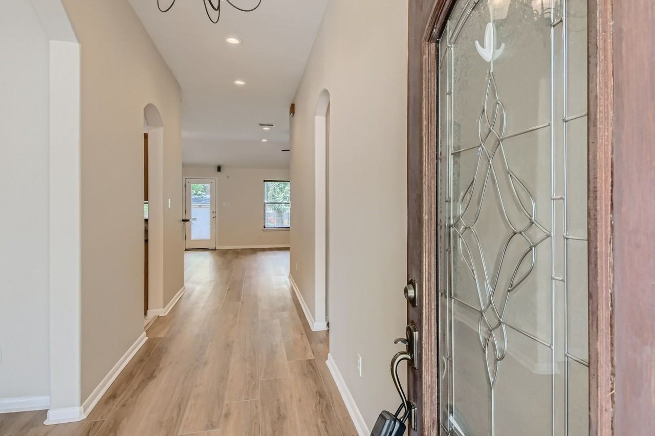 116 Copperwood Loop - Photo 3 of 27