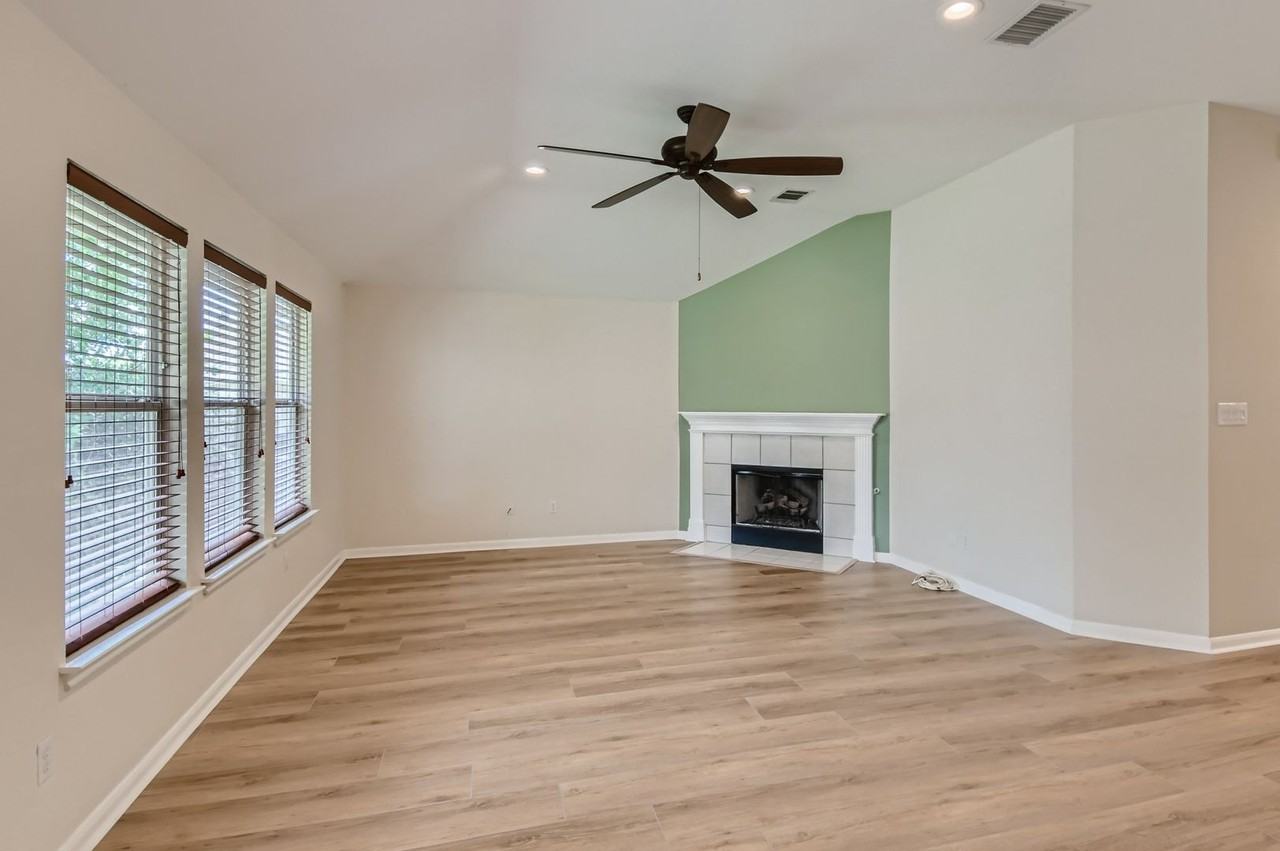 116 Copperwood Loop - Photo 6 of 27